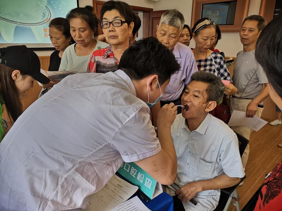 厦门麦芽口腔医院公益行